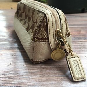 -Coach make-up clutch-